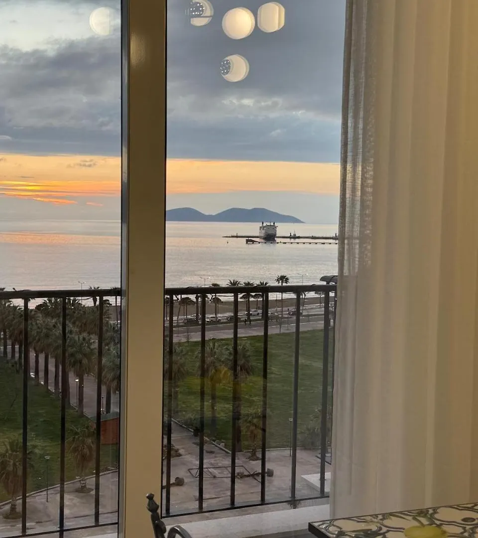 Troi Apartament Влёра 0*,